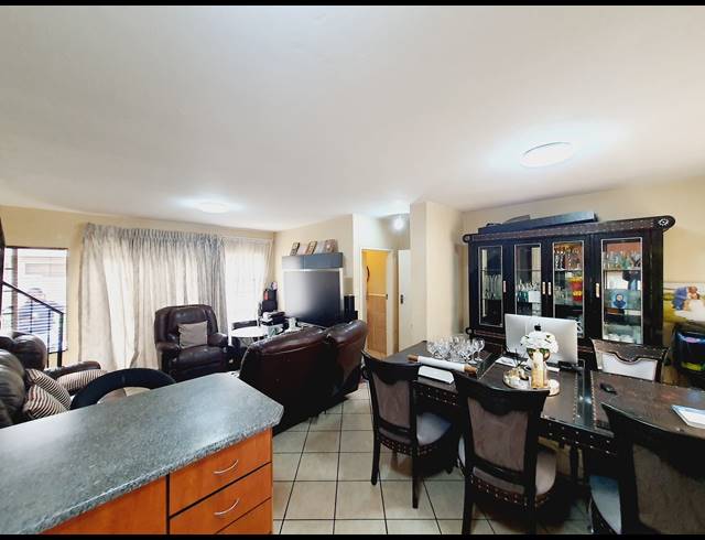 2 BEDROOM TOWNHOUSE FOR SALE IN HALFWAY GARDENS